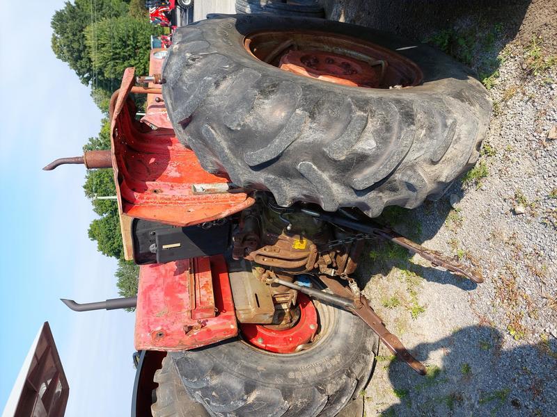 Tractors  Massey Ferguson 165 Tractor Photo